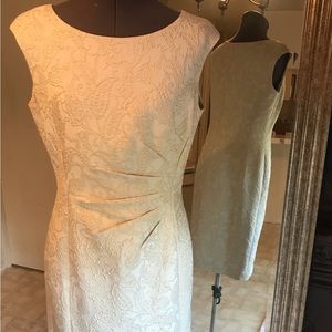 Lauren Ralph Lauren size 8 Paisley Embossed Cocktail Dress.